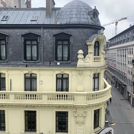Safestay Grand Place Hotel 3*