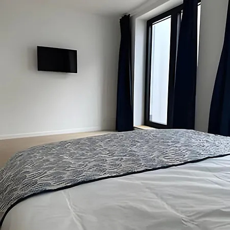 With Ensuite And Garden Brussels
