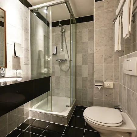 Schuman By Ihg 4*