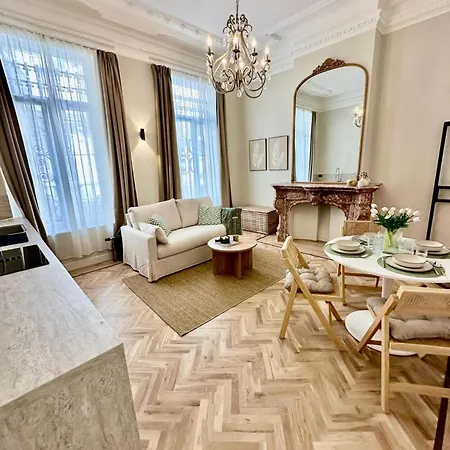 Charm And Comfort *