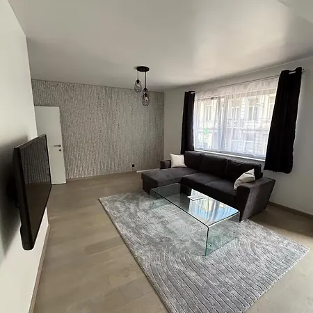 Apartment Stylish, Modern & Spacious In *