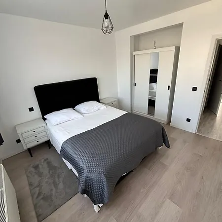 Apartment Stylish, Modern & Spacious In
