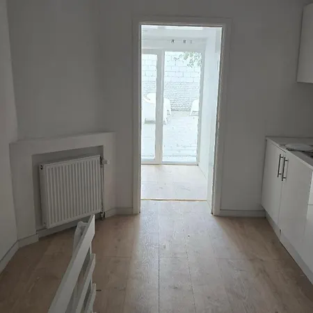 Escape Sleeps 6 Apartment Brussels