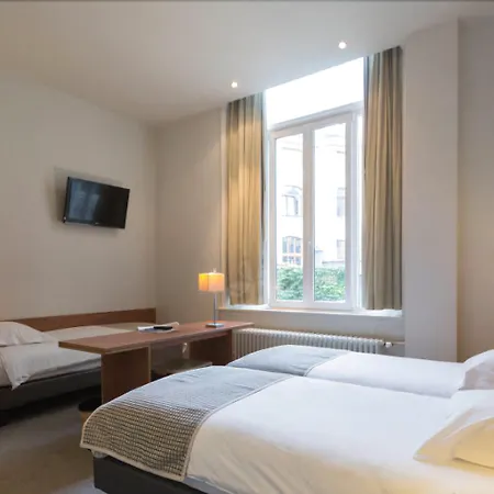 Hotel Du Congres 3*