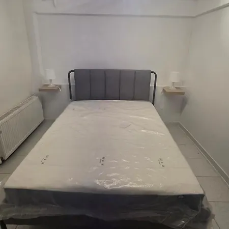 Escape Sleeps 6 *