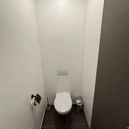 Apartment Stylish, Modern & Spacious In *