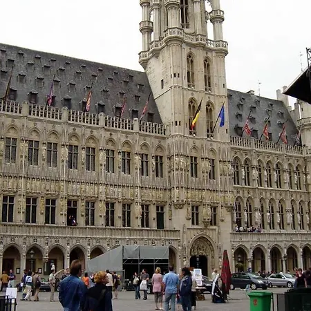The Moon 2* Brussels