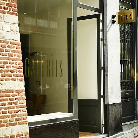 Des Galeries Hotel 4*