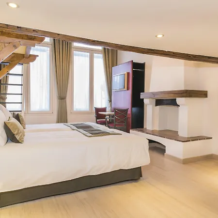 Hotel Agora Grand Place 3*