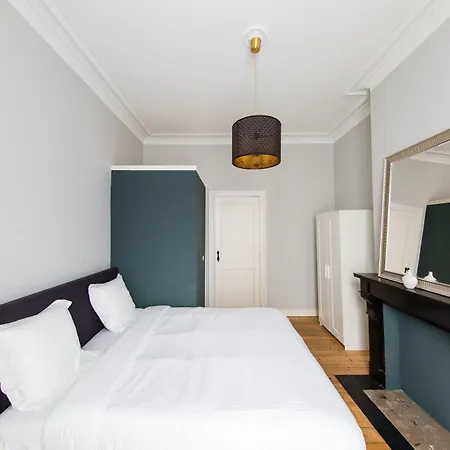 Urban Eu Aparthotel 2*
