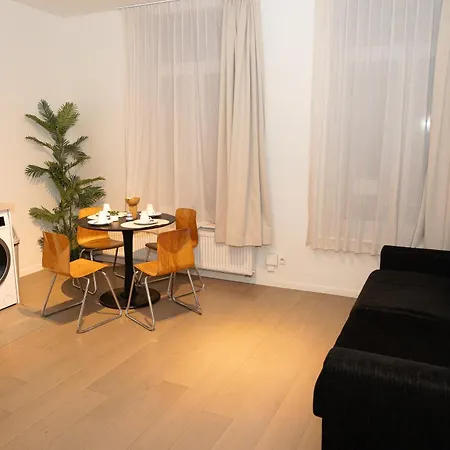 003 Avenue Louise Apartment