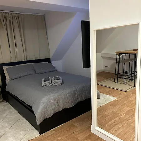 Charming Modern In An Excellent Location Apartment