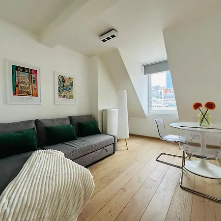 The Experience - 2 Bedroom Bright, Spacious & * Brussels