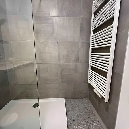 Cosy Flat For 2pers 5 Min From Gare Du Midi By Transport