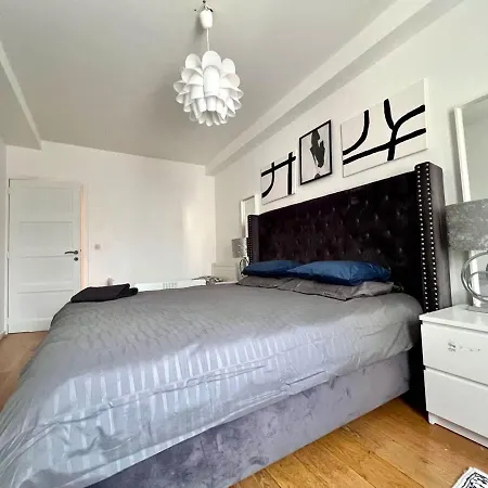 Spacious Family For 9 Near Midi Station * Brussels