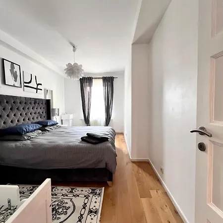 Spacious Family For 9 Near Midi Station Apartment Brussels