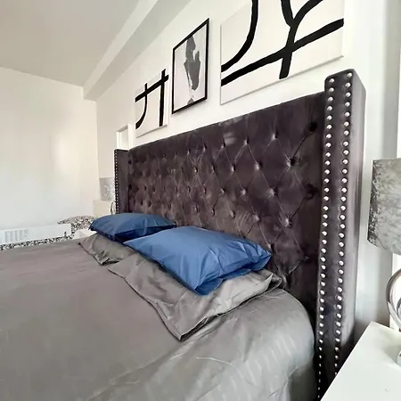 Spacious Family For 9 Near Midi Station