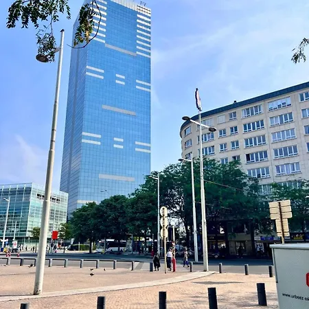 Spacious Family For 9 Near Midi Station Apartment