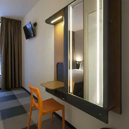 Hotel Easyhotel City Centre 3*