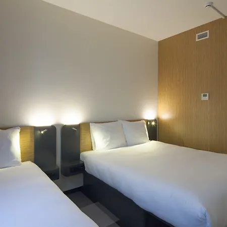 Easyhotel City Centre Hotel 3*