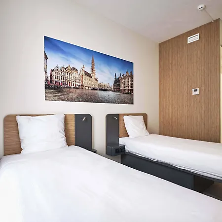Hotel Easyhotel City Centre 3*