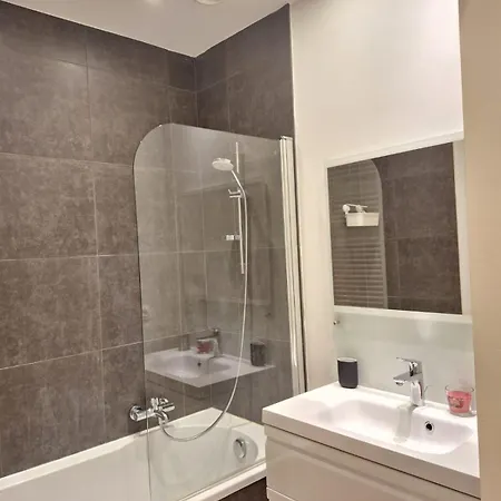 Louise Luxe In Appartement *