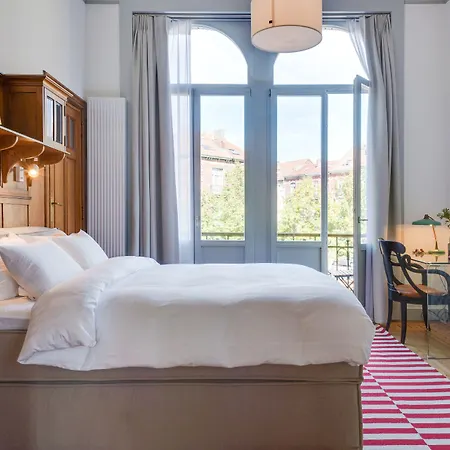 Europea Newton Boutique Residences Hotel