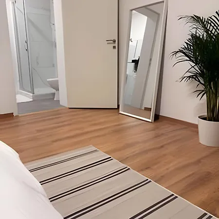 Cozy Private With Terrace & Workspace Homestay