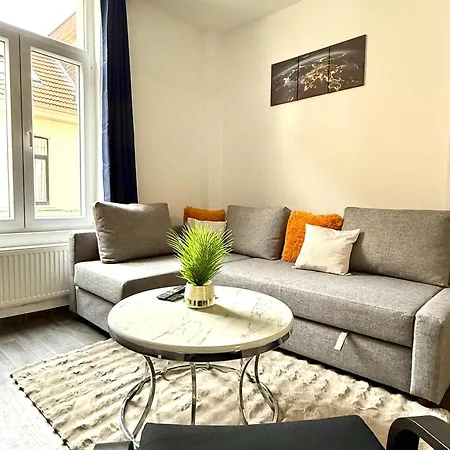 Gare Du Midi For 3-4 People Apartment *