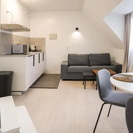 Luxembourg 6 * Brussels