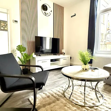 Apartment Gare Du Midi For 3-4 People *