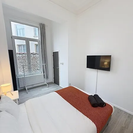 Fernand Cocq Apartment *