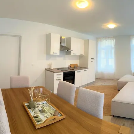 Apartment Grand Place - St Catherine - Midi - 10 Min Walk - 60mp Beautiful *