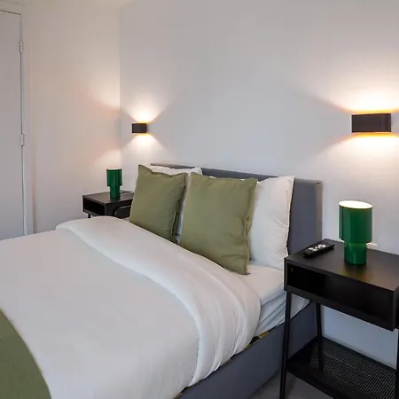 Luxembourg 6 * Brussels