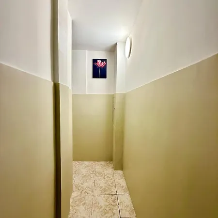 Gare Du Midi For 3-4 People Apartment