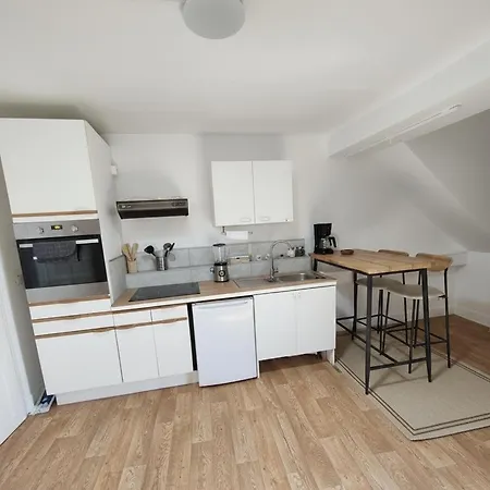 Apartment Charming Modern In An Excellent Location *