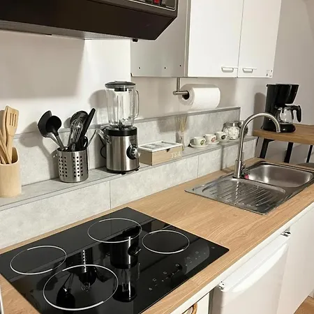 Charming Modern In An Excellent Location Apartment