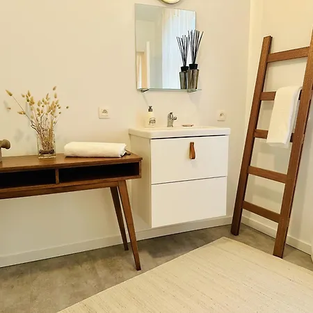 Apartment Grand Place - St Catherine - Midi - 10 Min Walk - 60mp Beautiful *