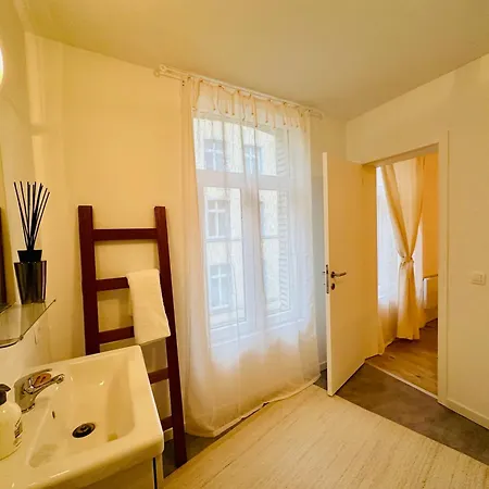 Apartment Grand Place - St Catherine - Midi - 10 Min Walk - 60mp Beautiful