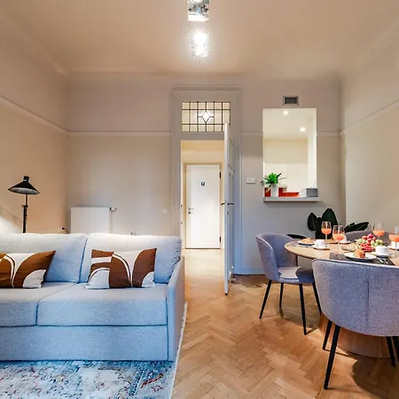 Bright 1br In The Heart Of The European Quarter Apartment *