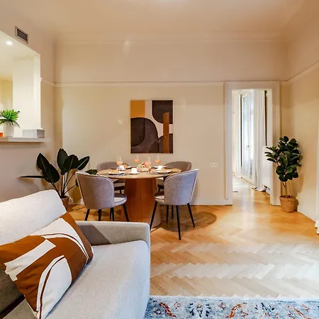 Bright 1br In The Heart Of The European Quarter Apartment