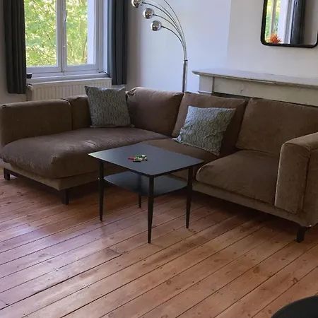 Cosy Near Grande Place Apartment