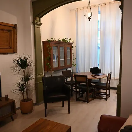 P60 Character & Comfort In 1000 Apartment *