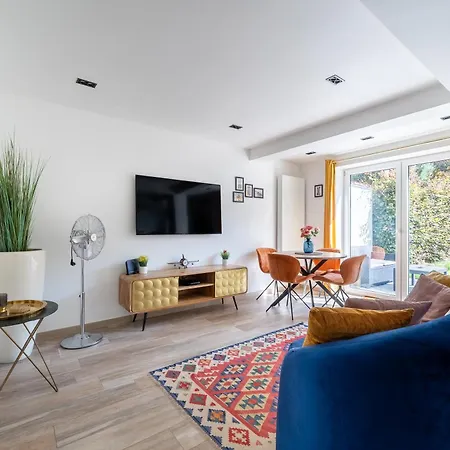 Cozy In *
