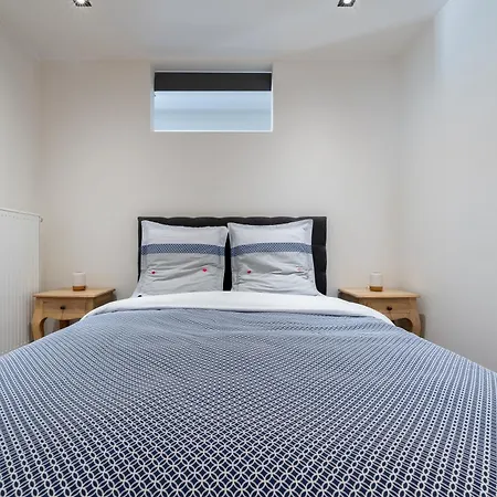 Cozy In Apartment *