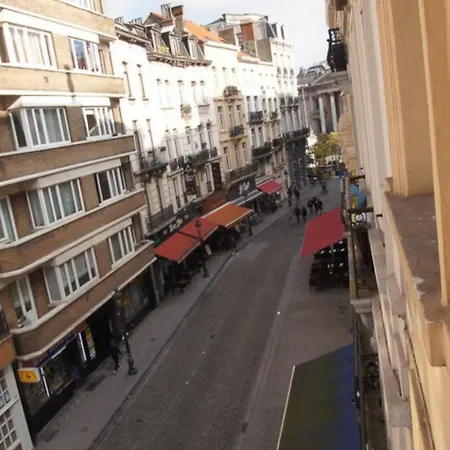 - Steps Grand Place - Local Vibrant Neighbourhood Brussel