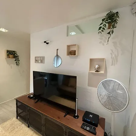 Apartment Comfortable In Brussels, 35 M², 3 Persons *