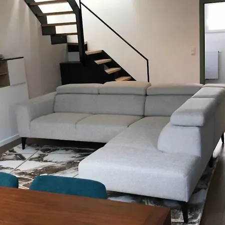 Cozy Apartment In Saint-Josse-Ten-Noode 80 M² Apartment *