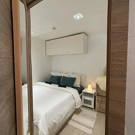 Comfortable In Brussels, 35 M², 3 Persons Apartment Brussels