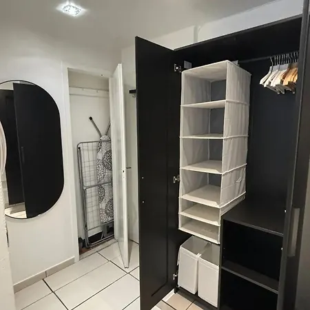 Comfortable In Brussels, 35 M², 3 Persons Apartment